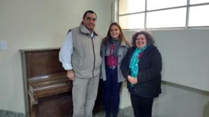 Donacin de un piano a la Escuela de Msica Popular de Azul